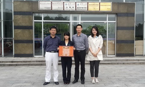 Beat365中国中文官方网站韩子墨同学荣获湘潭大学第十九届“百灵鸟”杯辩论赛个人赛冠军